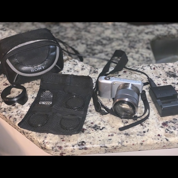 Sony NEX 3 - Picture 1 of 8